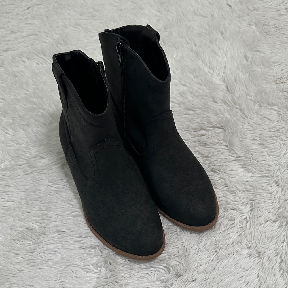 Old Navy Black Kids Ankle Boots